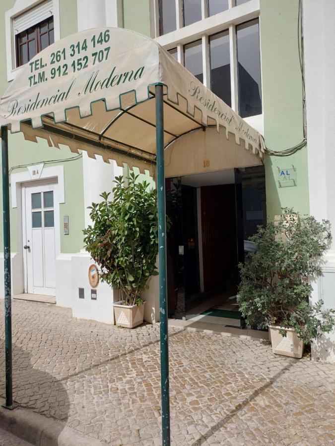 Residencial Moderna Hostel Torres Vedras Buitenkant foto